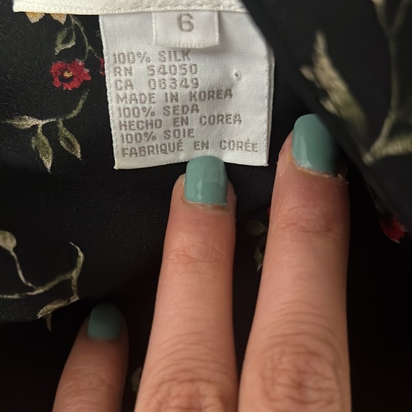 Floral silk slit two piece set, top size 6, skirt 8 - Picture 5 of 5